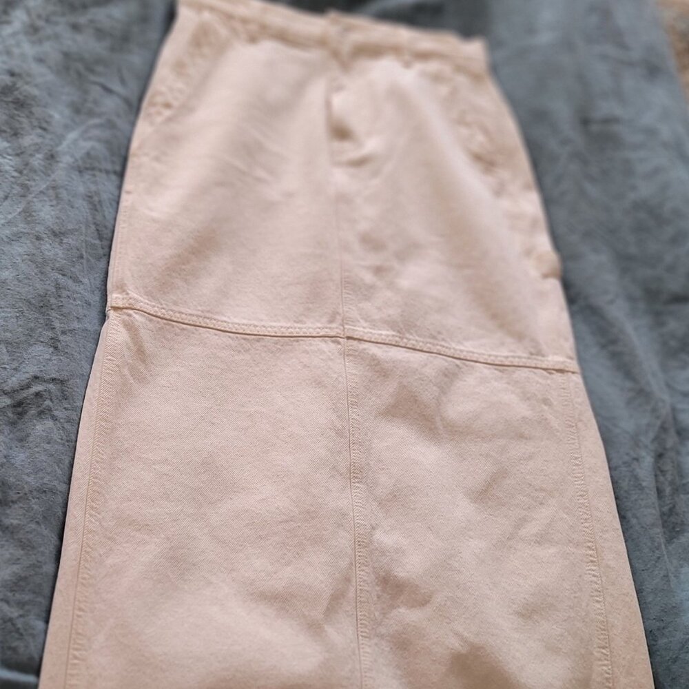 Madewell white denim midi skirt; 24 waist.